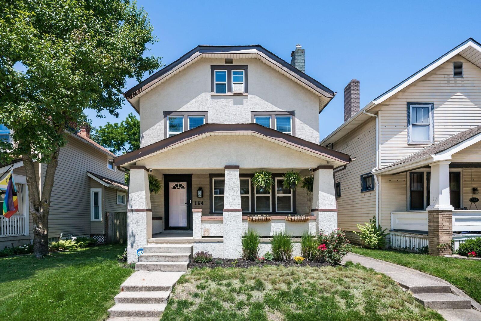 Property Photo: 164 E Hinman Avenue OH 43207