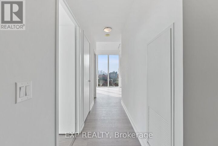 Property Photo: 270 Dufferin Street 908 ON M6K 0H8