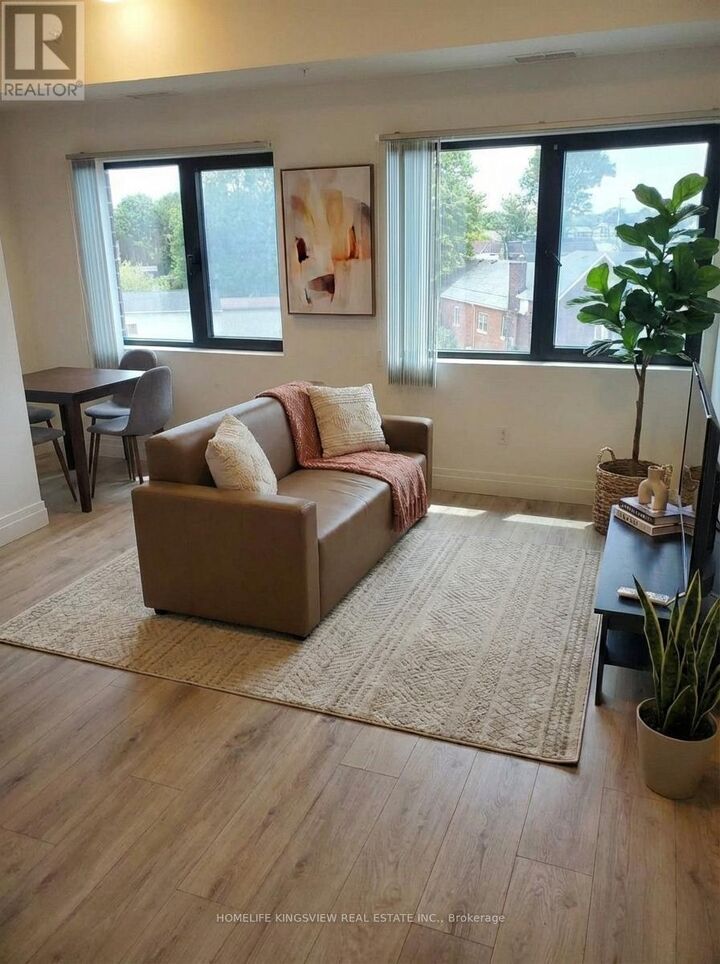 Property Photo:  652 Princess Street 425  ON K7L 1E5 
