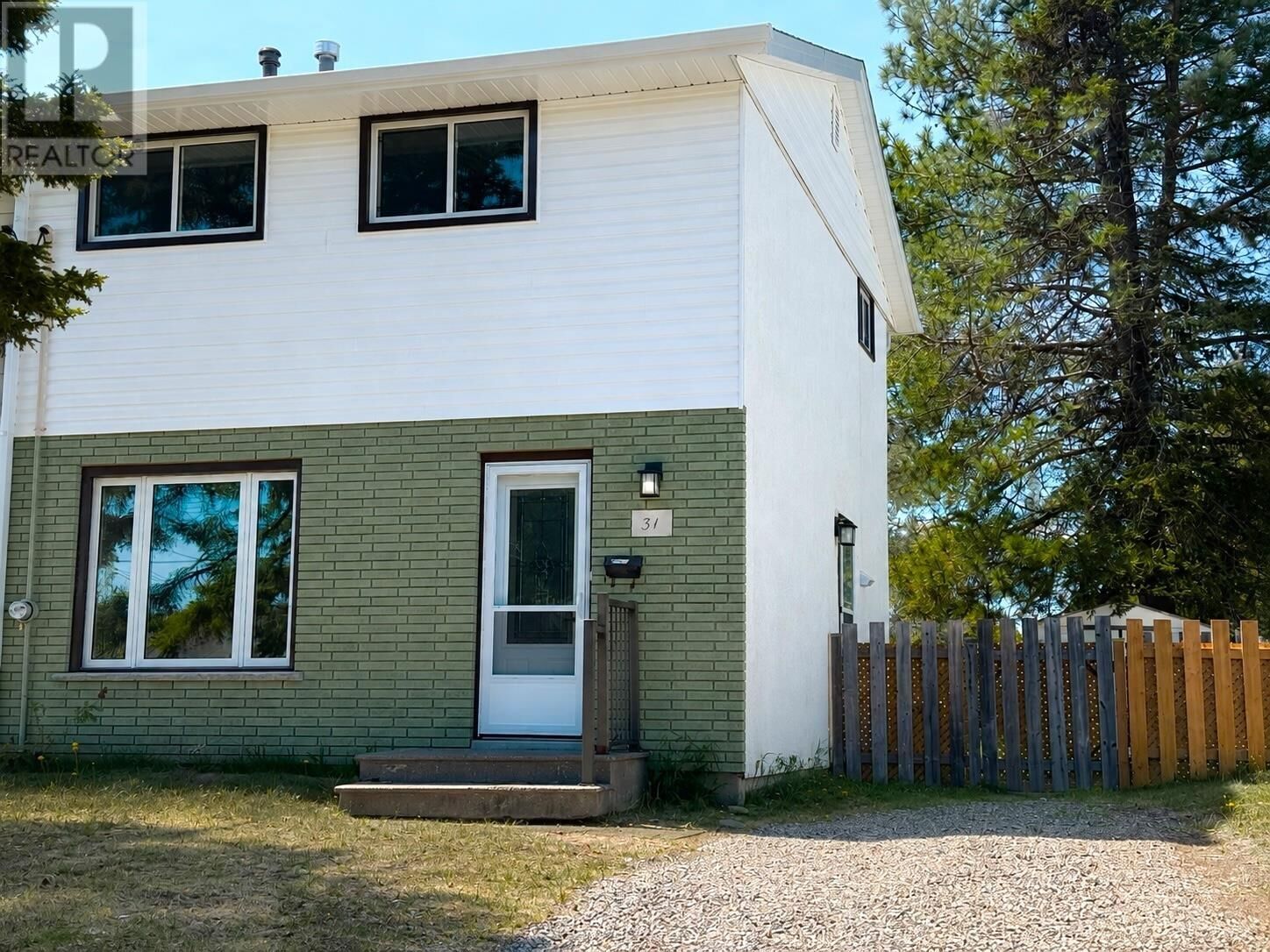 Property Photo:  31 Matthews St  ON P7A 3K7 