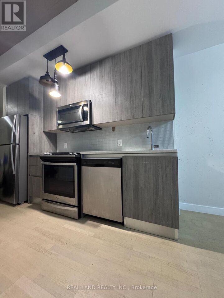 Property Photo:  246 Logan Avenue 303  ON M4M 0E9 