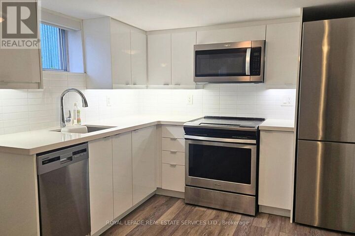 Property Photo:  28A Third Street 1  ON M8V 2X6 