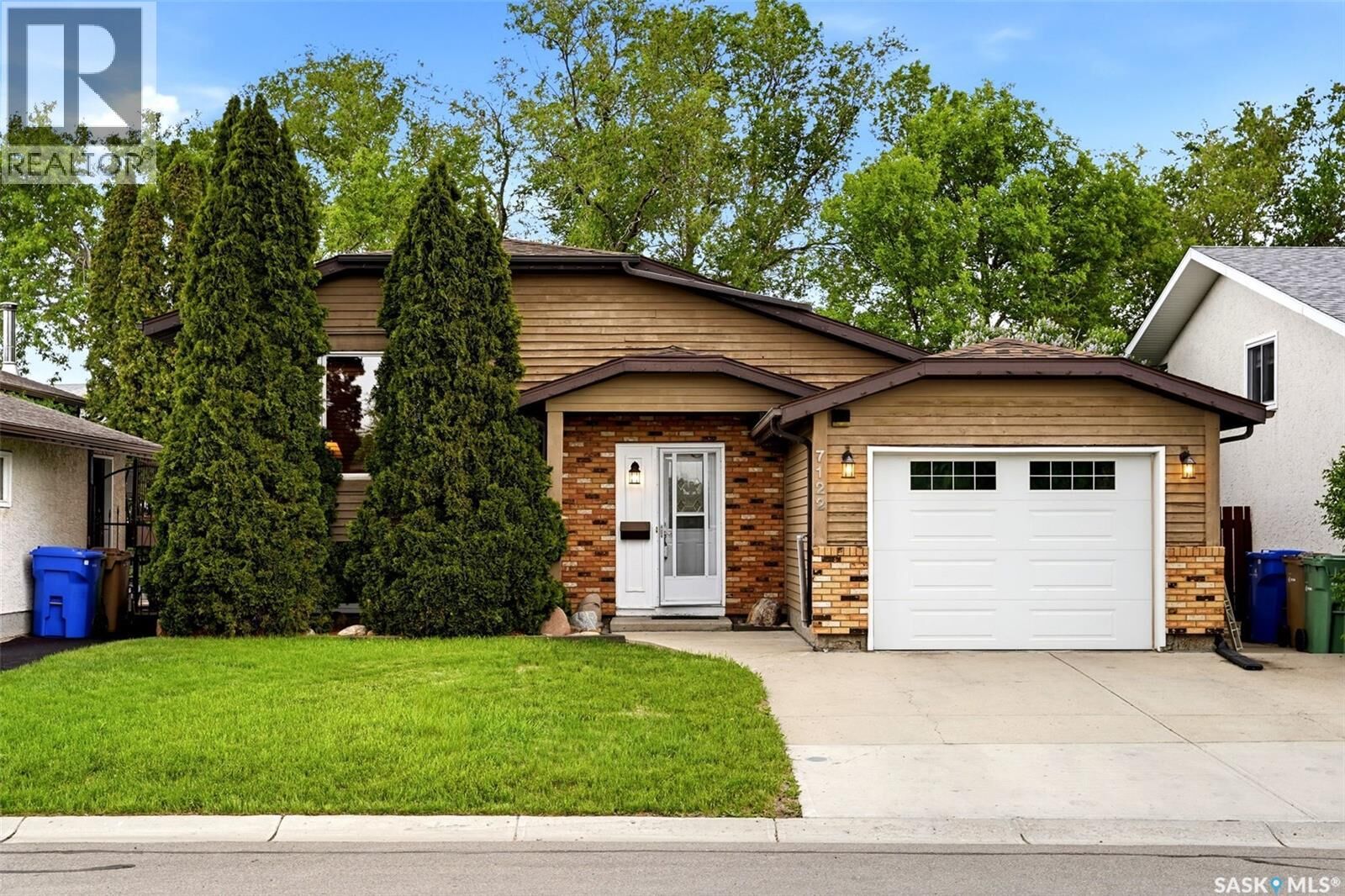 Property Photo:  7122 Lawrence Drive  SK S4X 3X6 