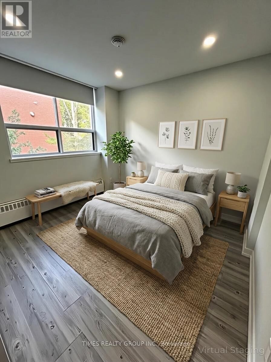 Property Photo:  15 Walmer Road 901  ON M5R 2X1 