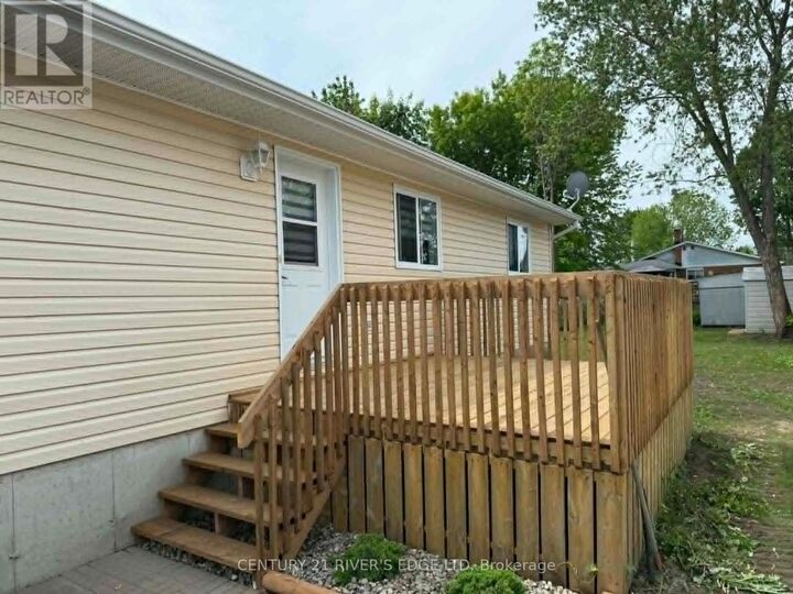 Property Photo:  72 St Lawrence Street  ON K0C 1X0 