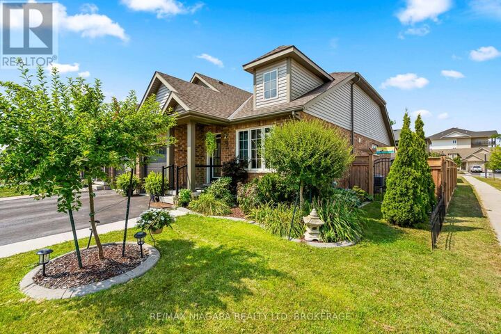 Property Photo:  149 Roselawn Crescent  ON L3C 0C5 