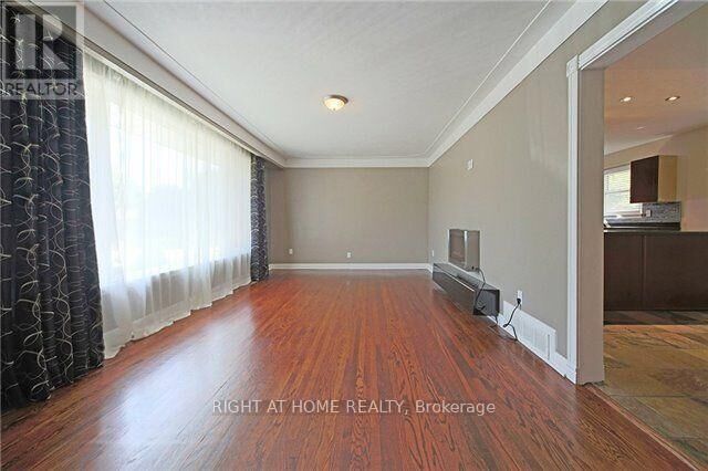 Property Photo:  580 Taplow Crescent  ON L6L 4W2 