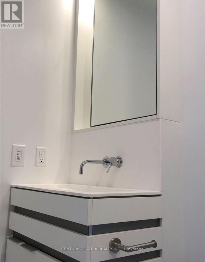 Property Photo:  197 Yonge Street 4708  ON M5B 1M4 