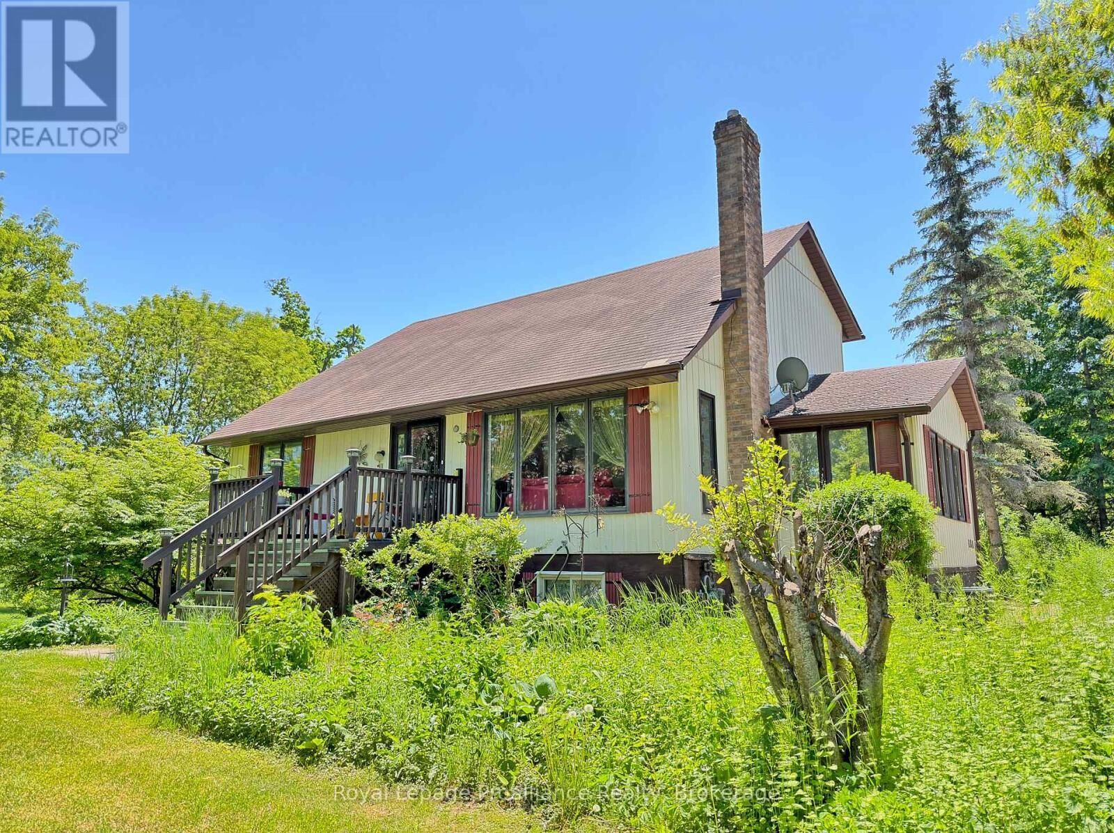 Property Photo:  144 Wellington Street  ON K0K 2C0 