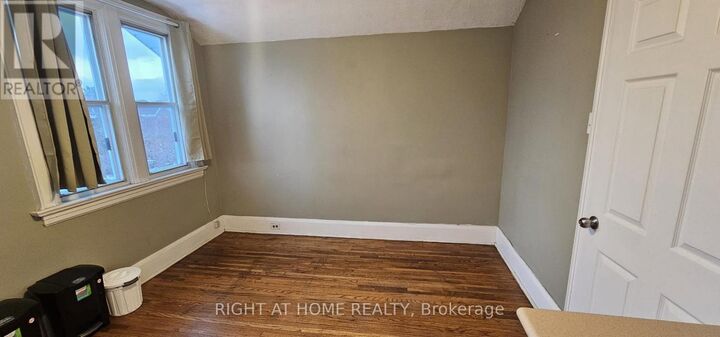 Property Photo:  72 Eleventh Street  ON M8V 3G5 