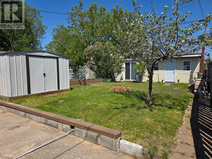 Property Photo:  412 King Street West  ON P1B 6A2 