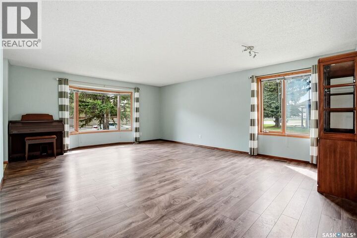 Property Photo:  3344 Woodhams Drive  SK S4V 2R1 