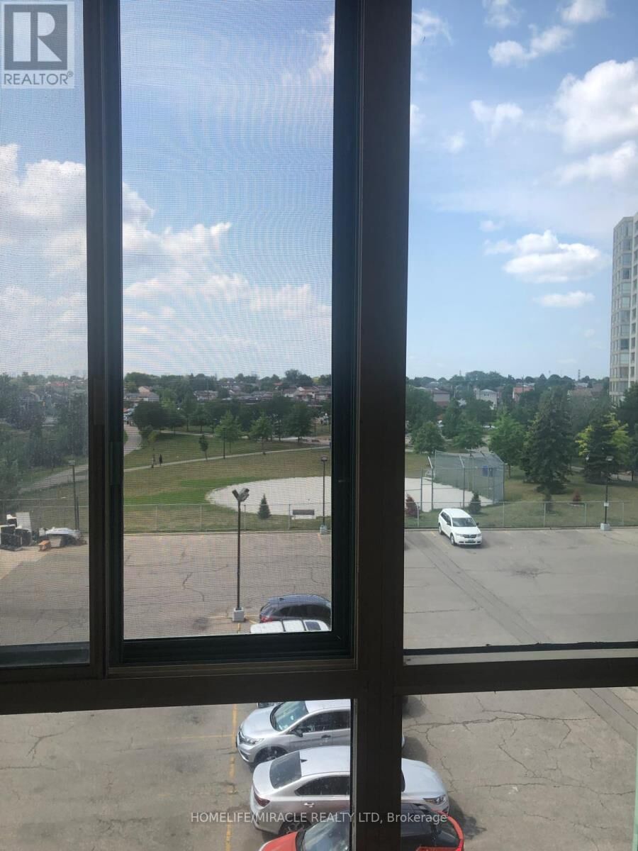 Property Photo:  55 Clarington Boulevard 809  ON L1C 0A1 