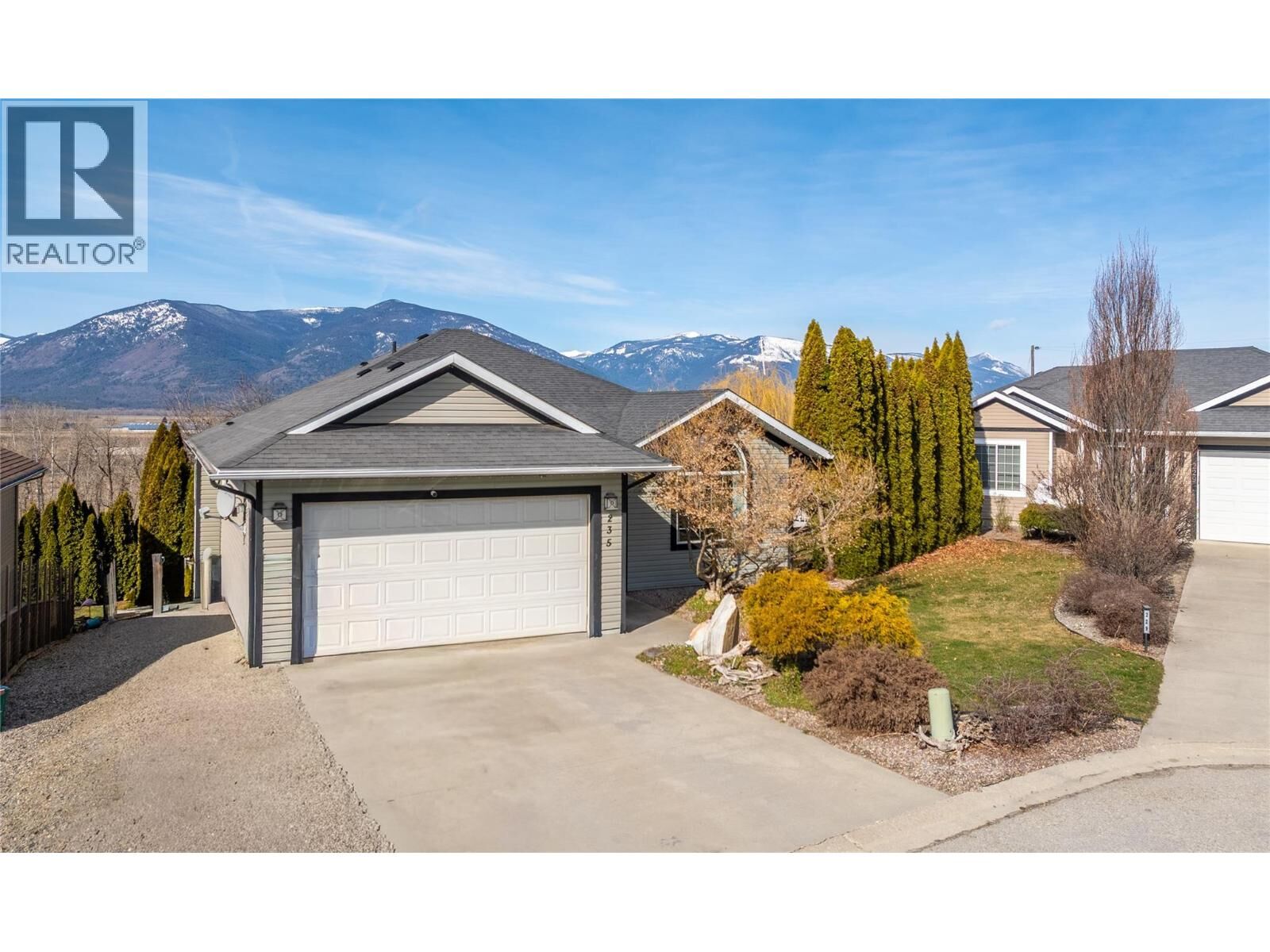 Property Photo:  235 3rd Avenue South  BC V0B 1G3 