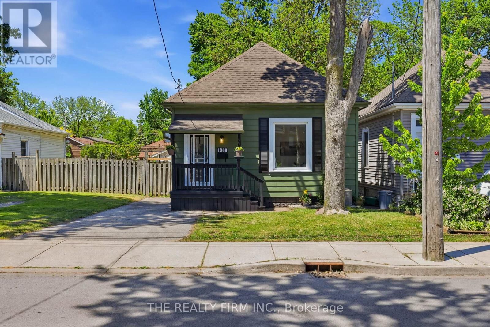 Property Photo:  1068 Margaret Street  ON N5W 2K1 