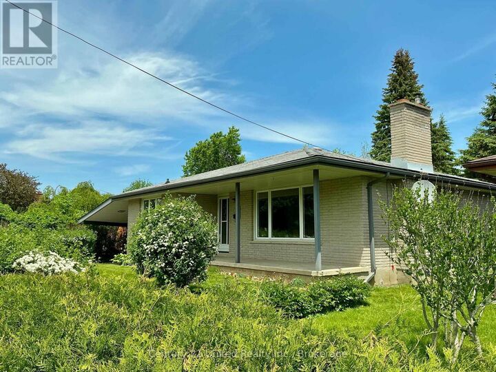 Property Photo:  922 Wightman Avenue  ON K9J 5W7 