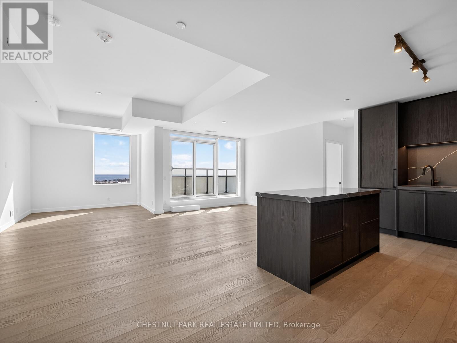 Property Photo:  1050 Eastern Avenue 1502  ON M4L 0B7 
