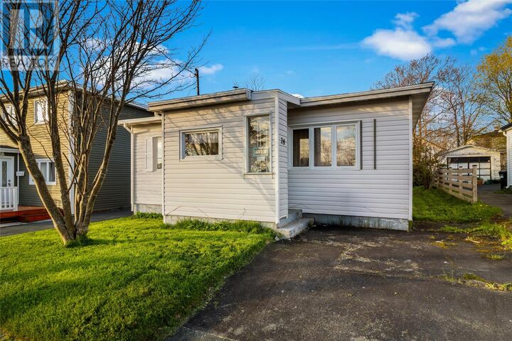 Property Photo:  20 Winchester Street  NL A1C 5A9 