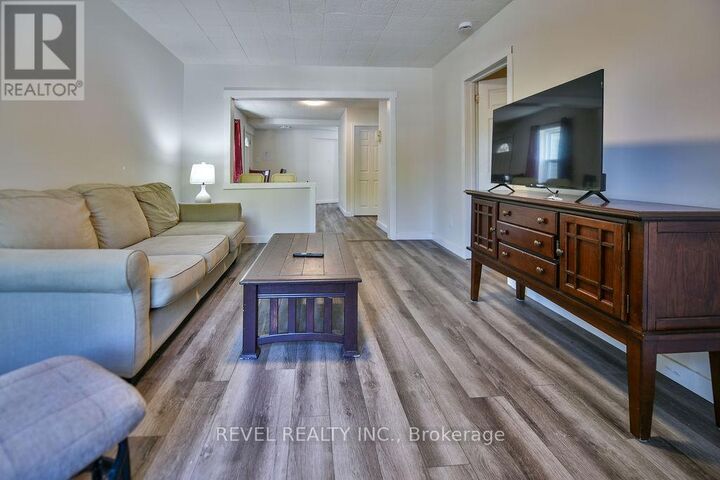 Property Photo:  223 Cedar Street North  ON P4N 6J5 