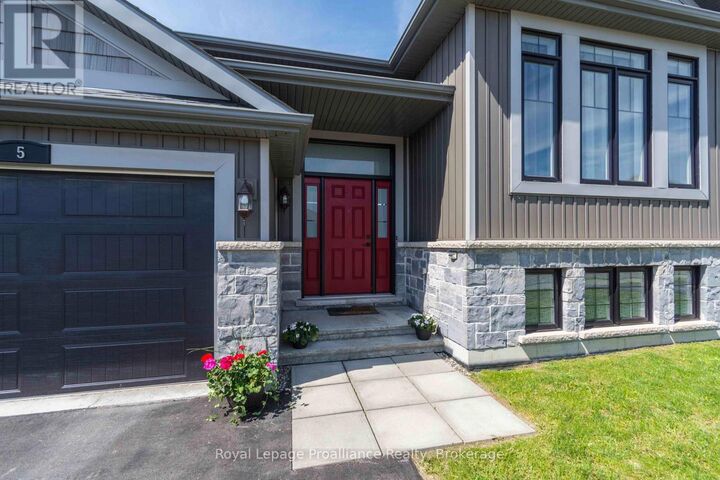 Property Photo:  5 Walnut Drive  ON K8N 0E3 
