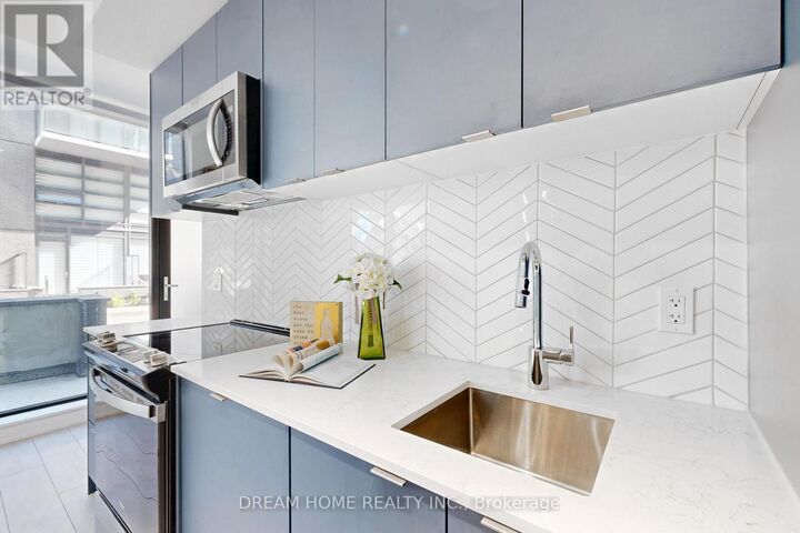 Property Photo:  1612 Charles Street 138  ON L1N 0P3 