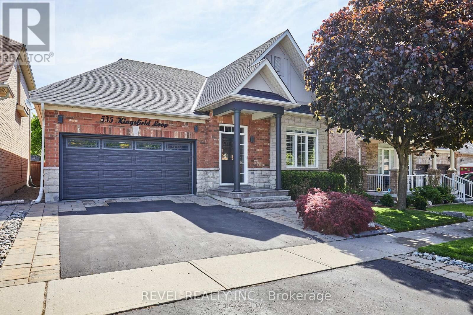 Property Photo:  535 Kingsfield Loop  ON L1K 0H8 