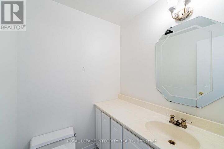 Property Photo:  32C Benlea Drive  ON K2G 4A8 