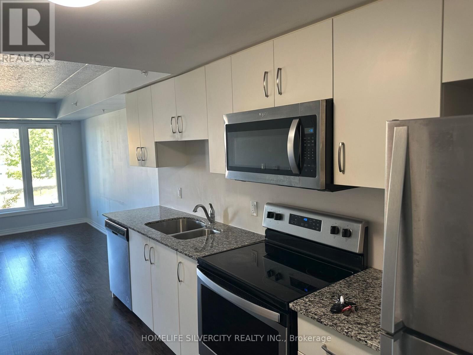 Property Photo:  104 Summit Ridge Drive 206  ON N1E 0R5 