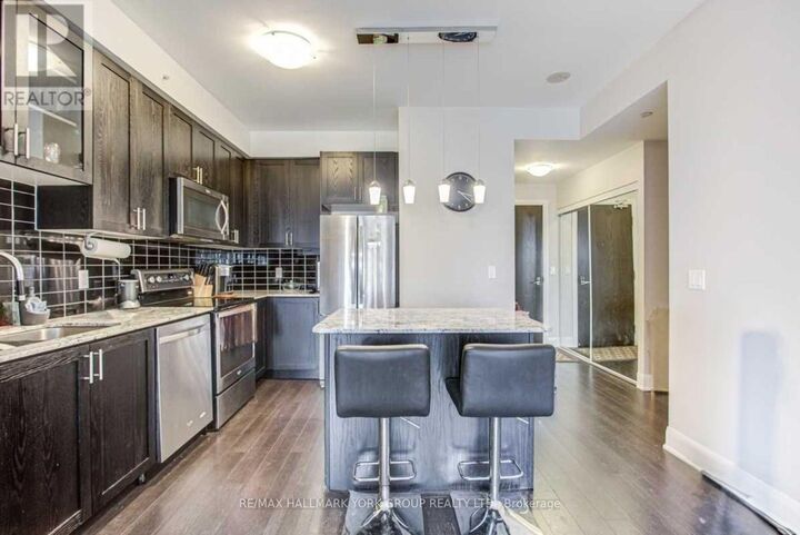 Property Photo:  2900 Highway 7 Road 3204  ON L4K 0G3 