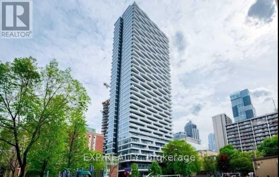 Property Photo:  85 Wood Street 2315  ON M4Y 0E8 