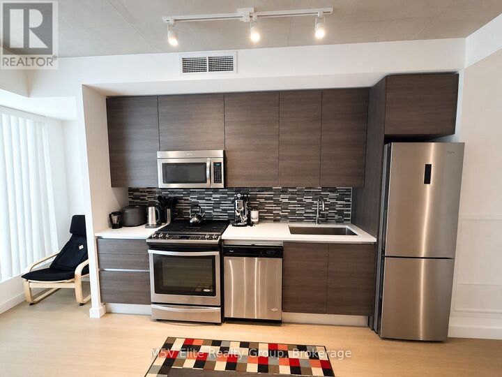 Photo de la propriété:  111 Bathurst Street 426  ON M5V 2R1 