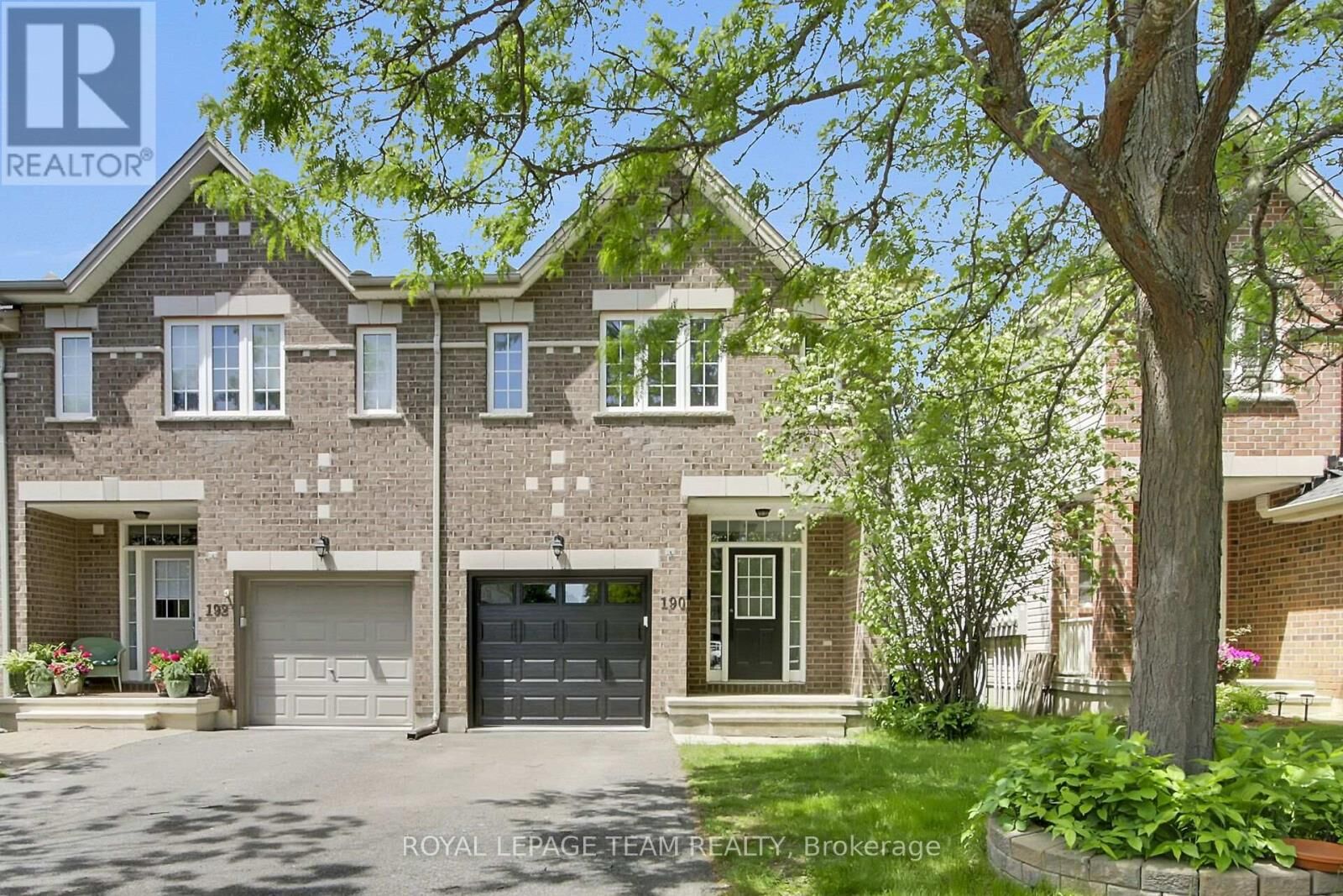 Property Photo:  190 Saddlesmith Circle  ON K2M 2Y6 