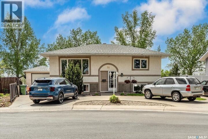 Property Photo:  31 Faunt Bay  SK S4X 2J8 