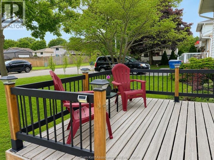 Property Photo:  40 Thornhill Crescent  ON N7L 4M3 