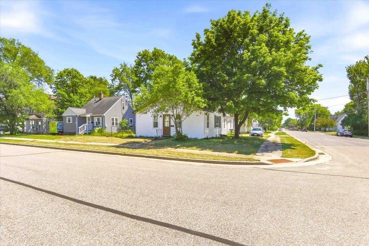 Property Photo:  1010 Washington Street  WI 54494 