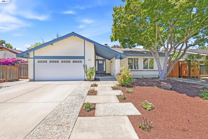 Property Photo:  467 Lowell Pl  CA 94536 