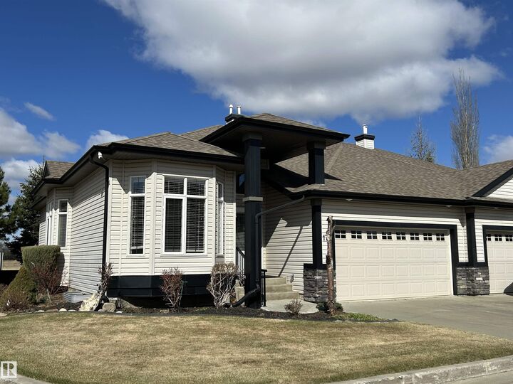 Photo de la propriété:  12610 15 Avenue SW 17  AB T6W 1X1 