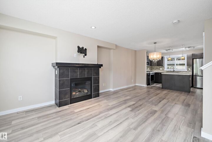 Property Photo:  2914 18A Avenue NW  AB T6T 0N7 