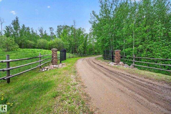 Property Photo:  23007 Twp Rd 505A  AB T0B 3M1 
