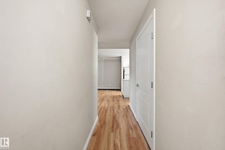 Property Photo:  9914 80 Avenue NW 33  AB T6E 6L6 