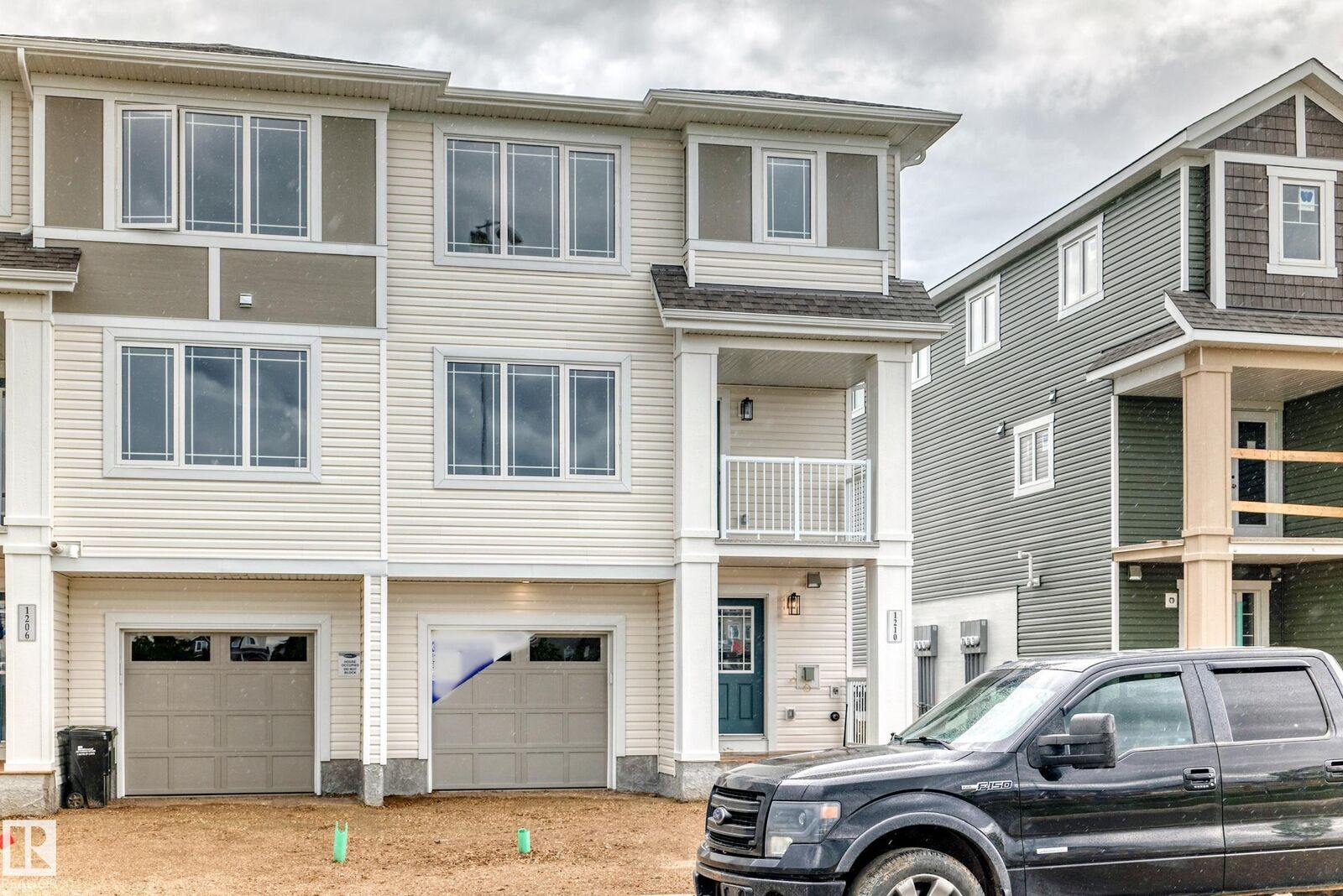 Photo de la propriété:  1210 Stoneside Road  AB T8H 3A4 