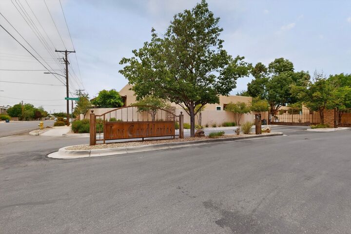 Property Photo:  3701 Candelarias Lane NW  NM 87107 