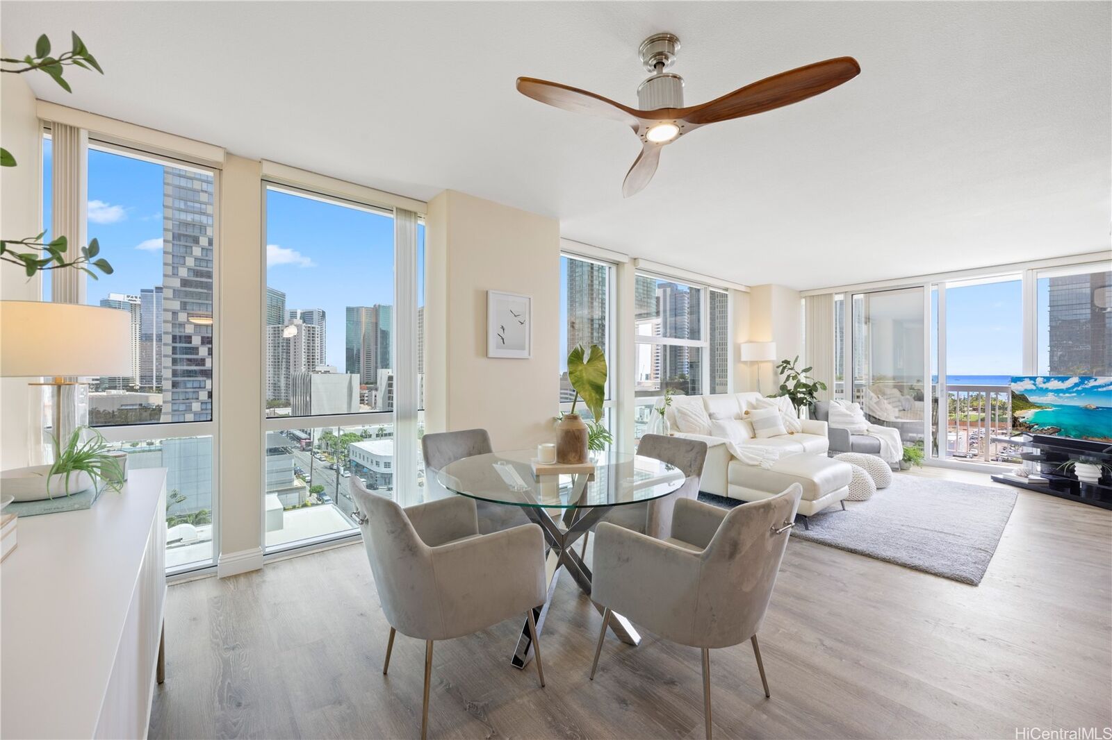 Property Photo:  909 Kapiolani Boulevard 1101  HI 96814 