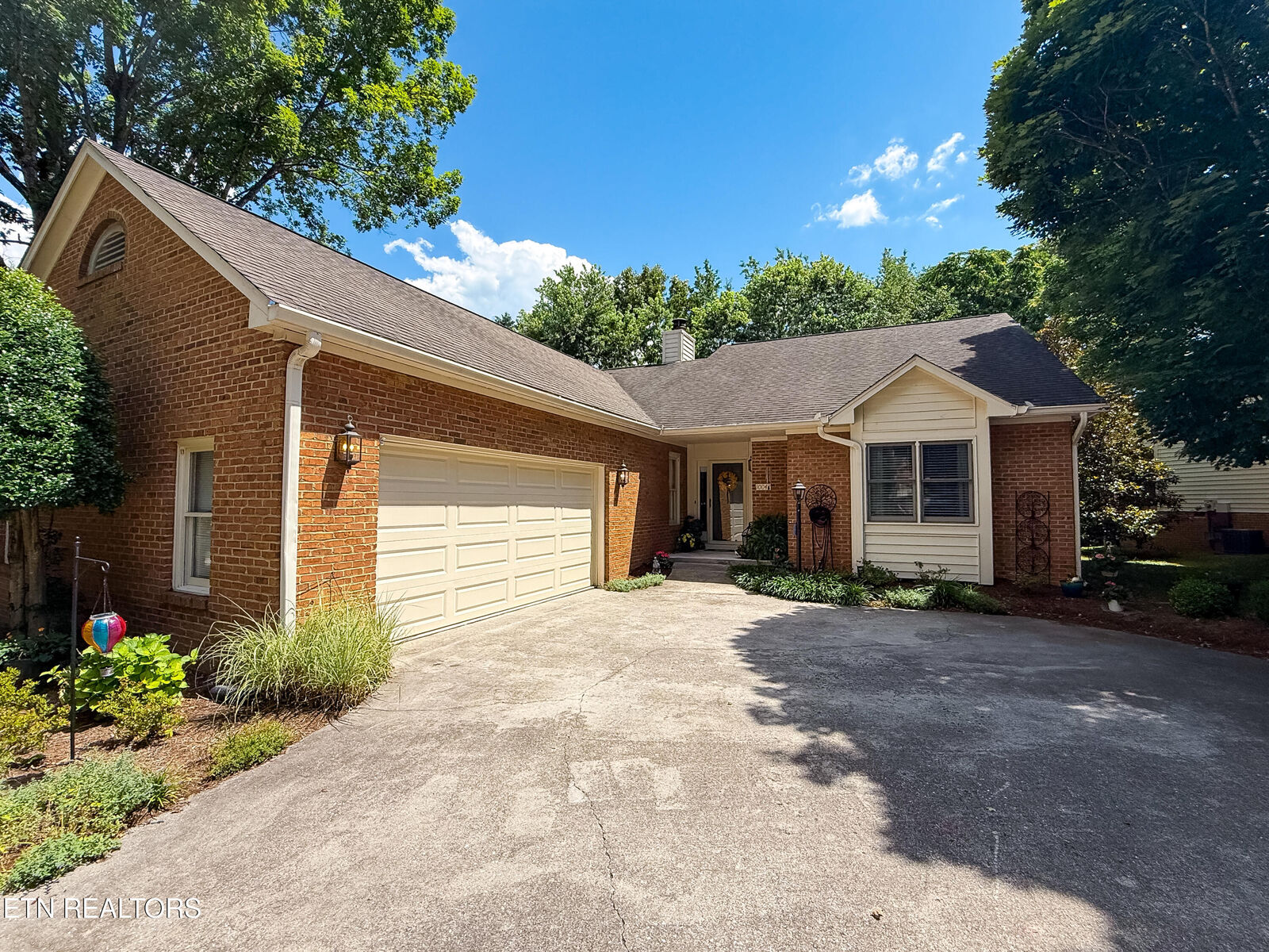 Property Photo:  10042 McCormick Place  TN 37923 