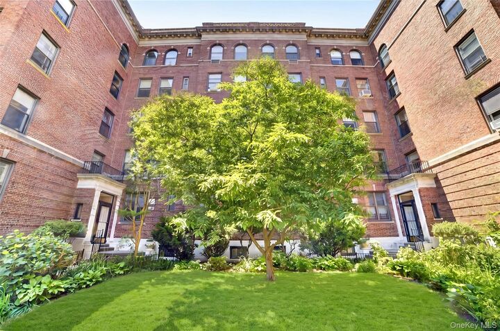 Property Photo:  37-32 80th Street 1  NY 11372 