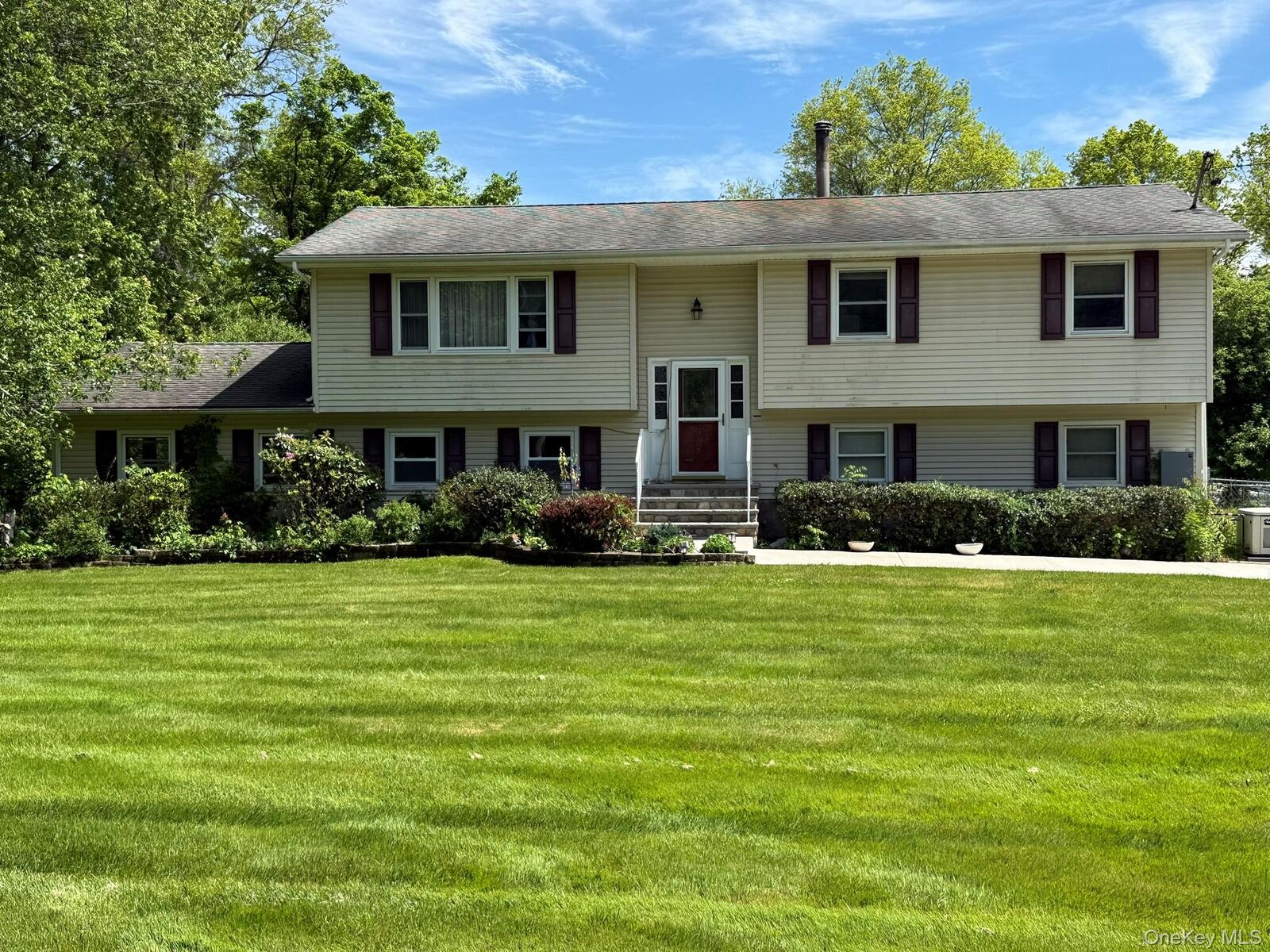 Property Photo:  1661 Little Britain Road 3  NY 12575 