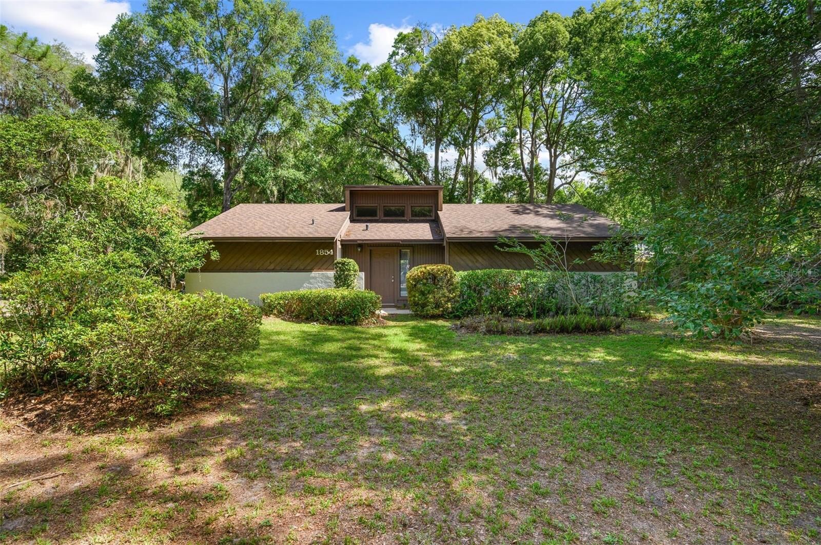 Property Photo:  1854 NW 41st Place  FL 32605 