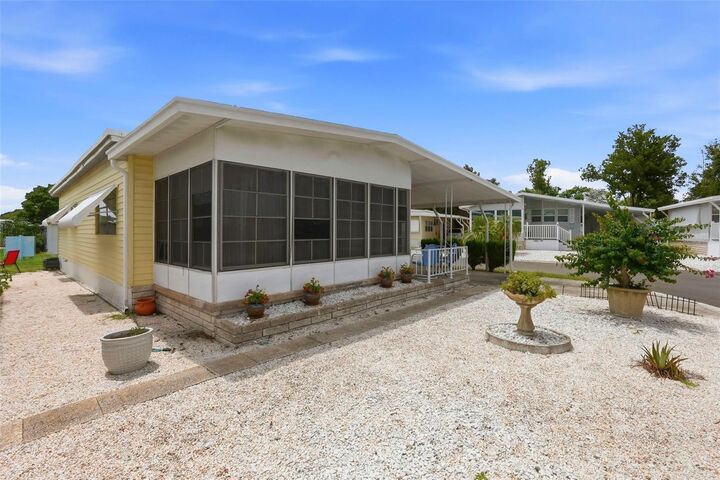 Property Photo:  633 54th Way South Way S  FL 33707 