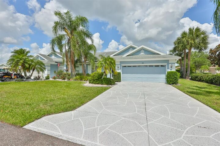 Property Photo:  1001 Otter Mill Way  FL 33573 