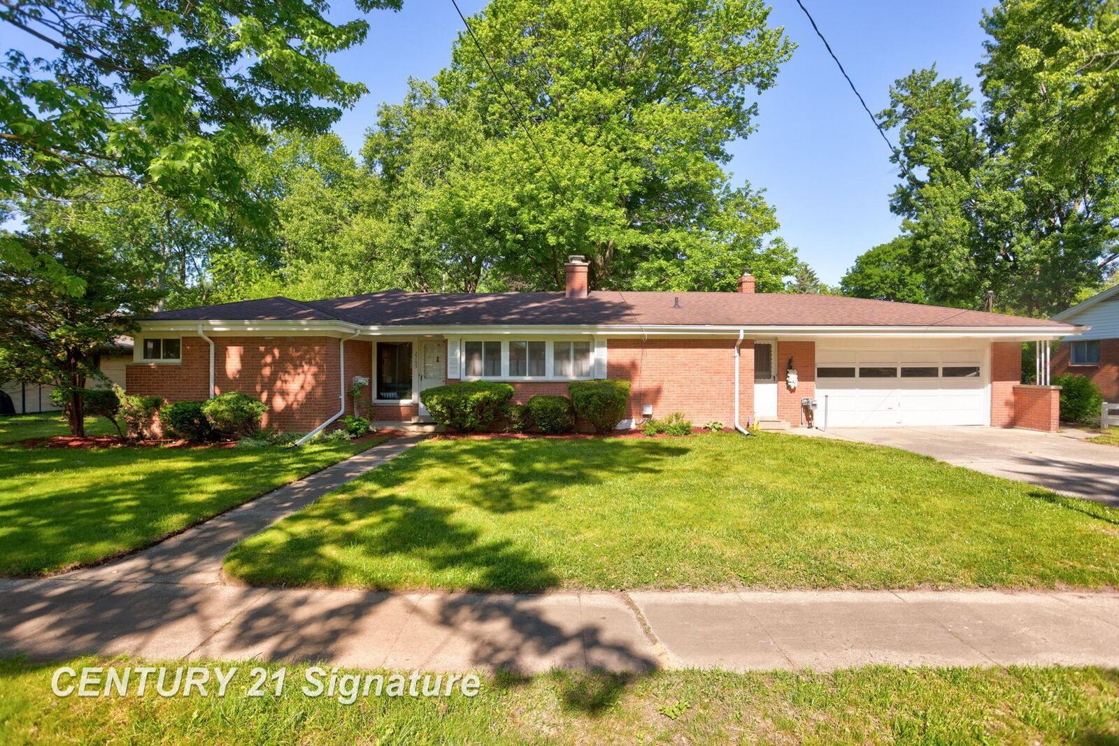 Property Photo:  2765 Cecelia Street  MI 48602 